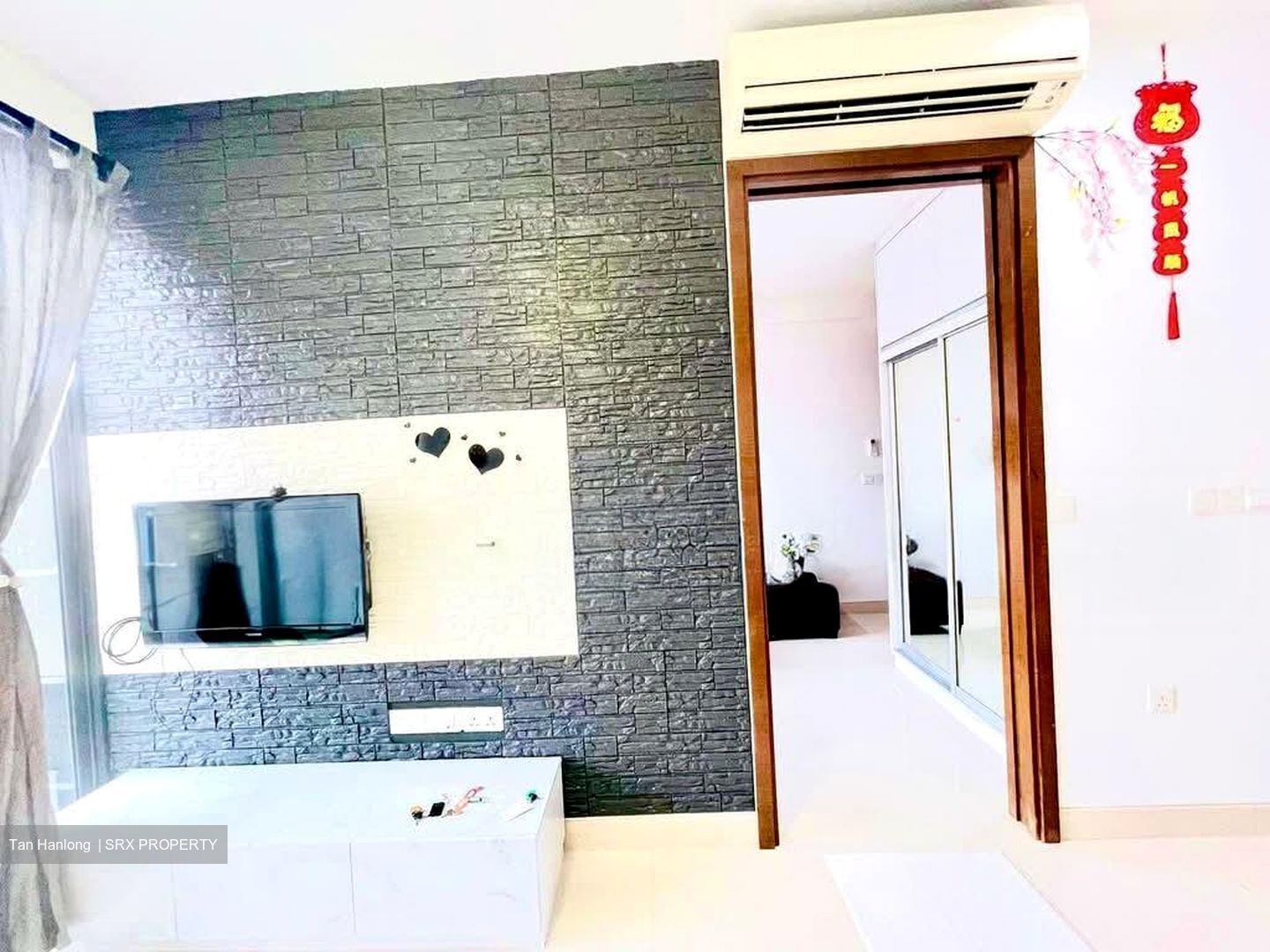 Centra Suites (D14), Apartment #577126771